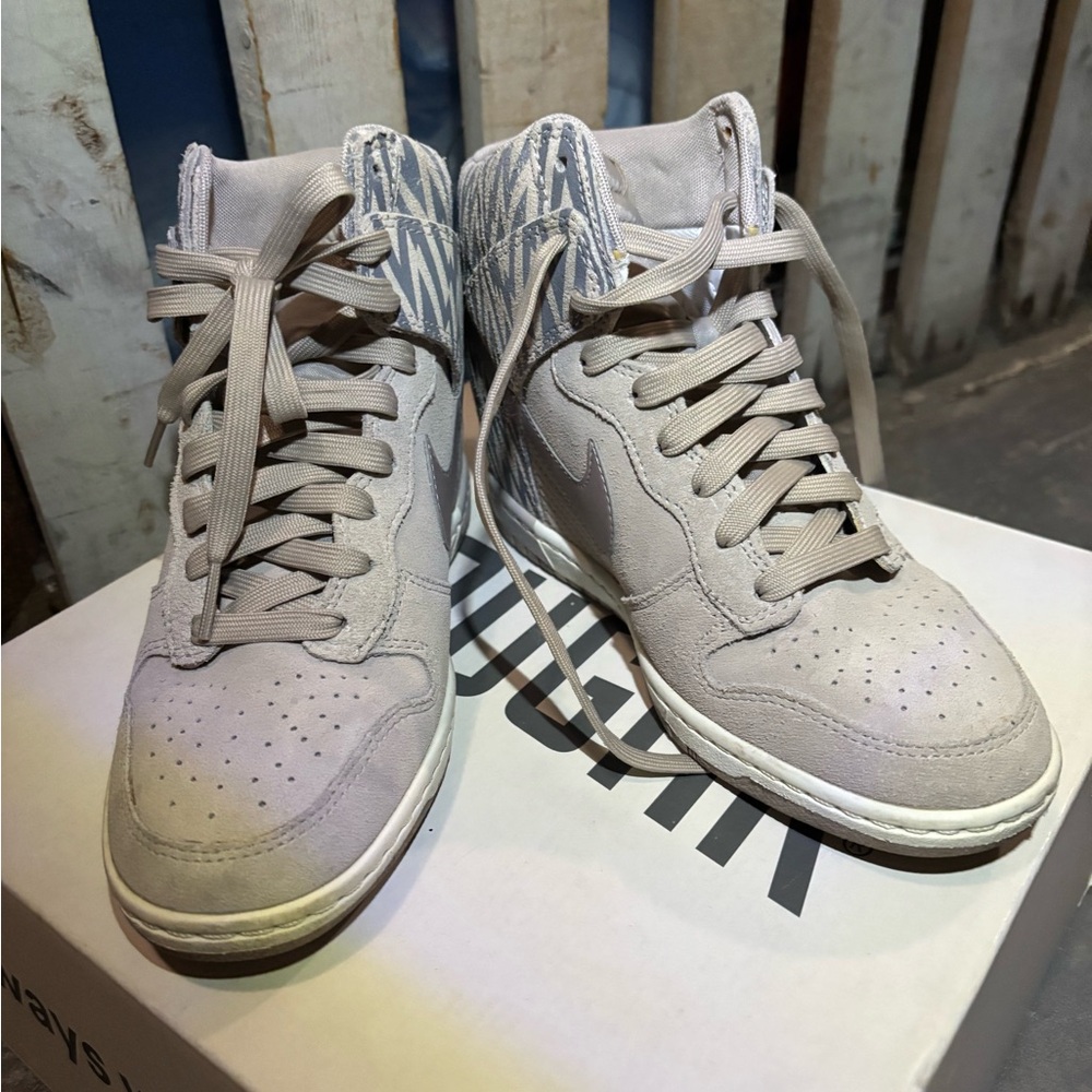 Nike High Top Athletic Shoes in Light Grey and Cream - Picture 5 of 6